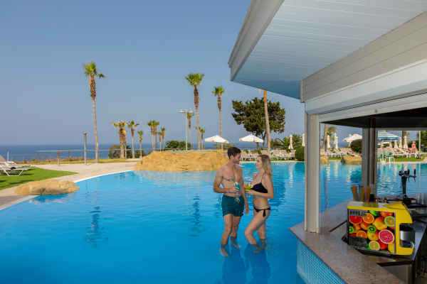 Leonardo Laura Beach & Splash Resort - Lagoon Swim-up Bar