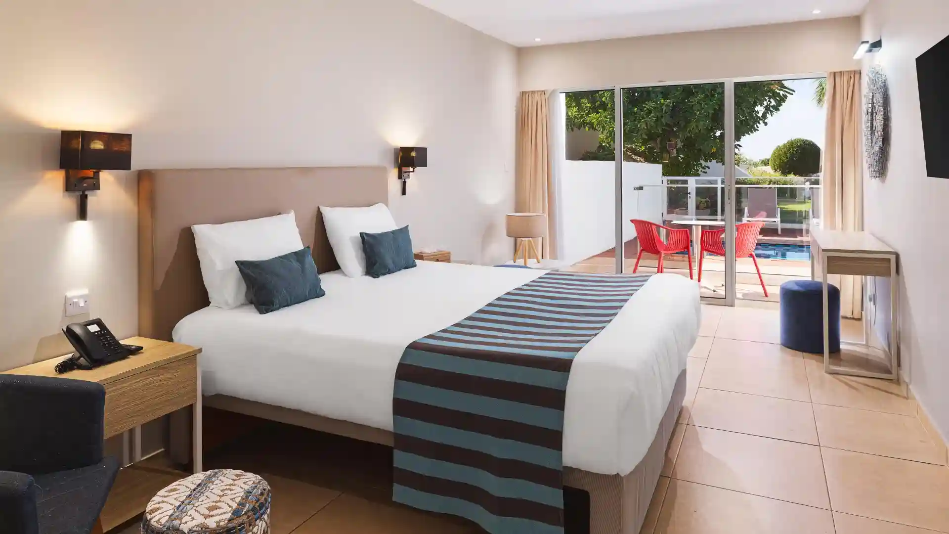 Executive swim up suite at Leonardo Laura Beach & Splash Resort