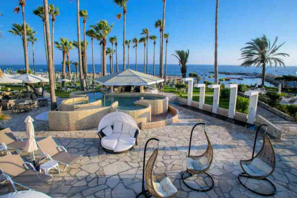 Leonardo Plaza Cypria Maris Beach Hotel & Spa outdoor pool bar with hot tub
