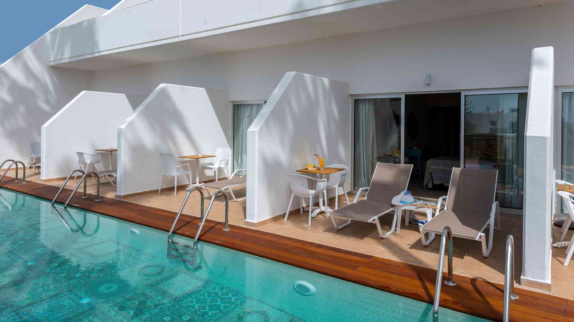 Swim Up studio garden View