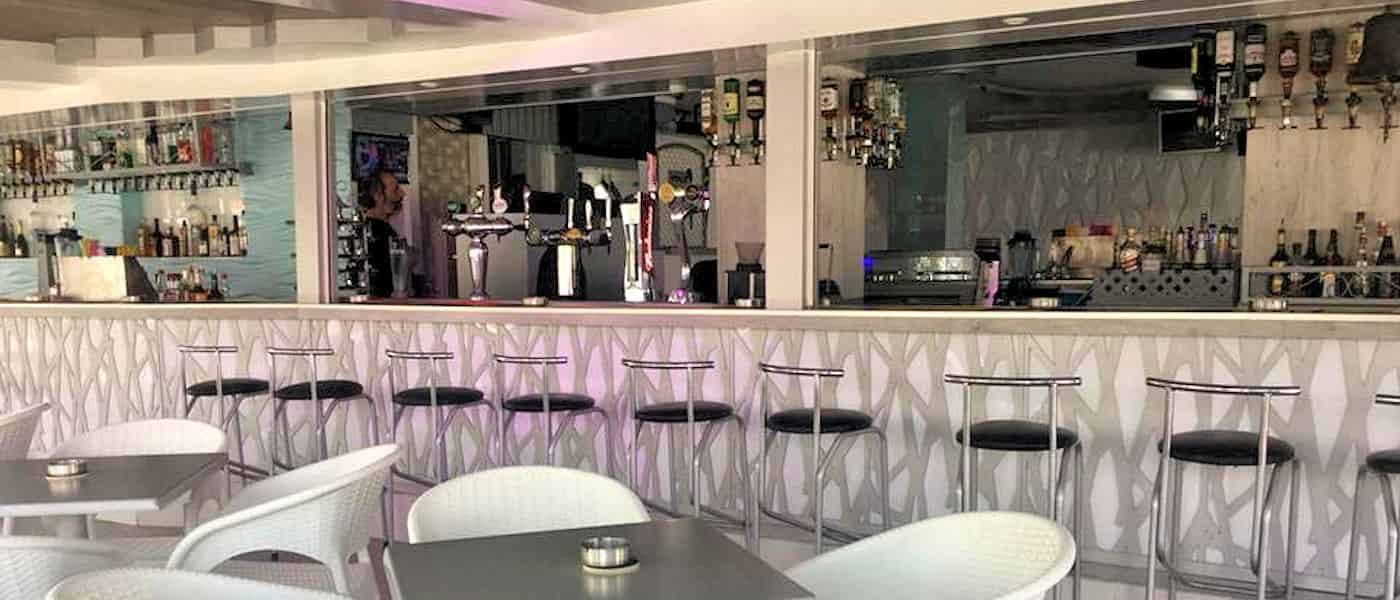 Leonardo Mediterranean Hotels & Resorts - Bell’s Cocktail Bar