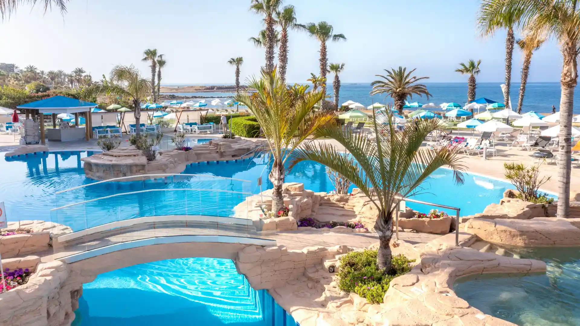 Leonardo Hotels & Resorts Mediterranean - poolPleasure_01