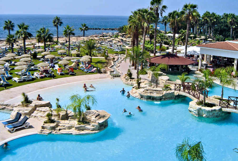 Leonardo Hotels & Resorts Mediterranean - poolPleasure_01.jpg