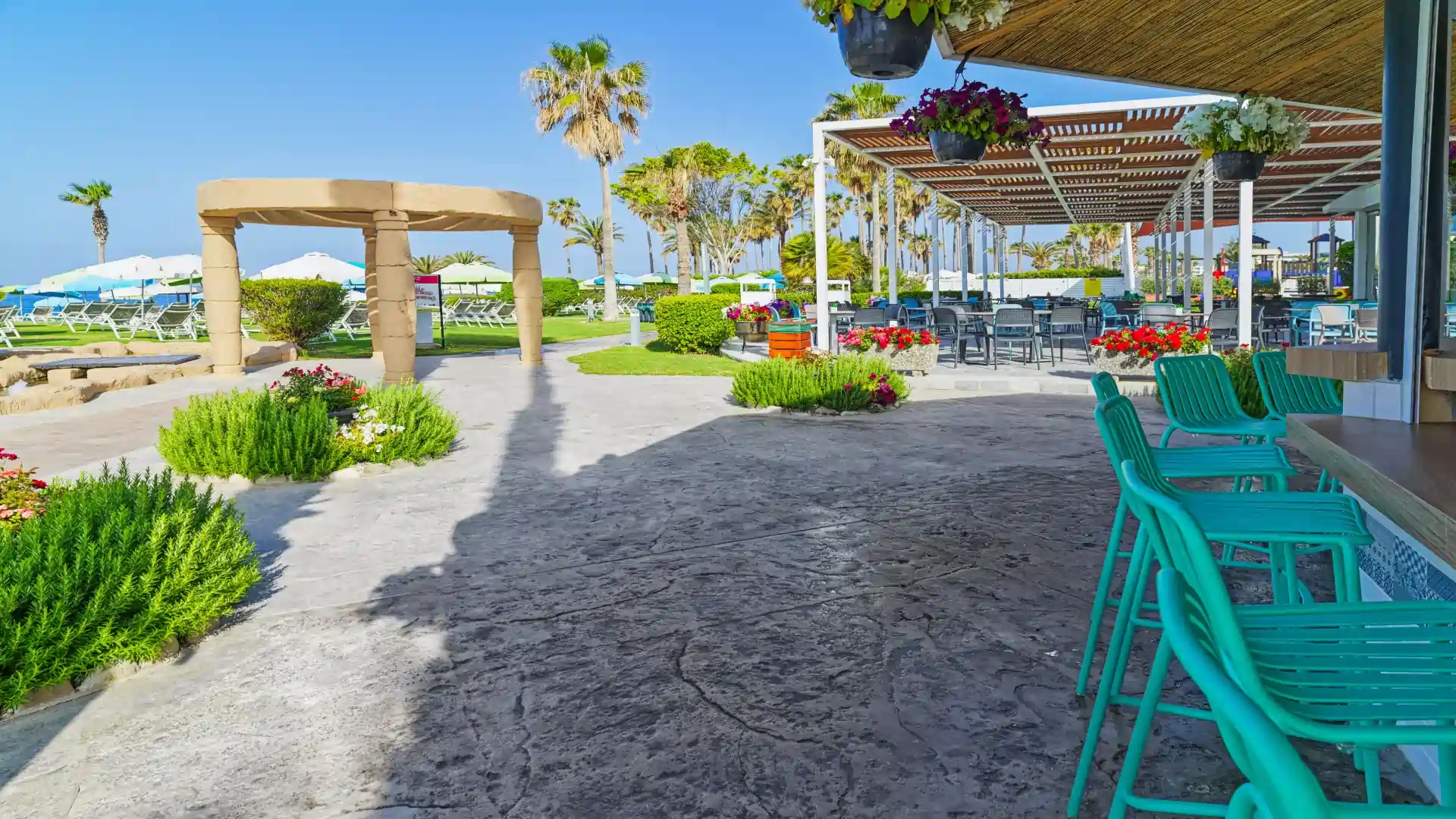 Leonardo Hotels & Resorts Mediterranean - poolBar_01