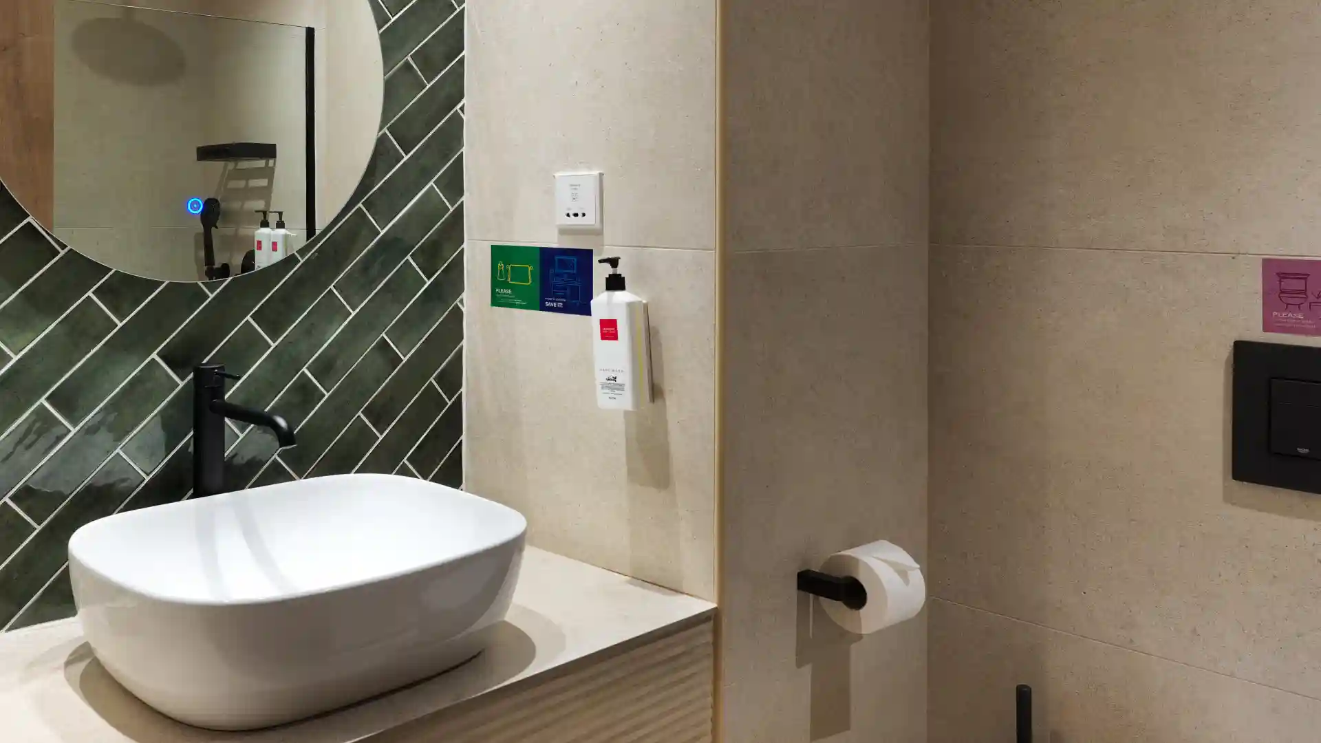 Leonardo Hotels & Resorts Mediterranean - deluxeRoomSeaViewWithExecutiveLoungeAccess_09