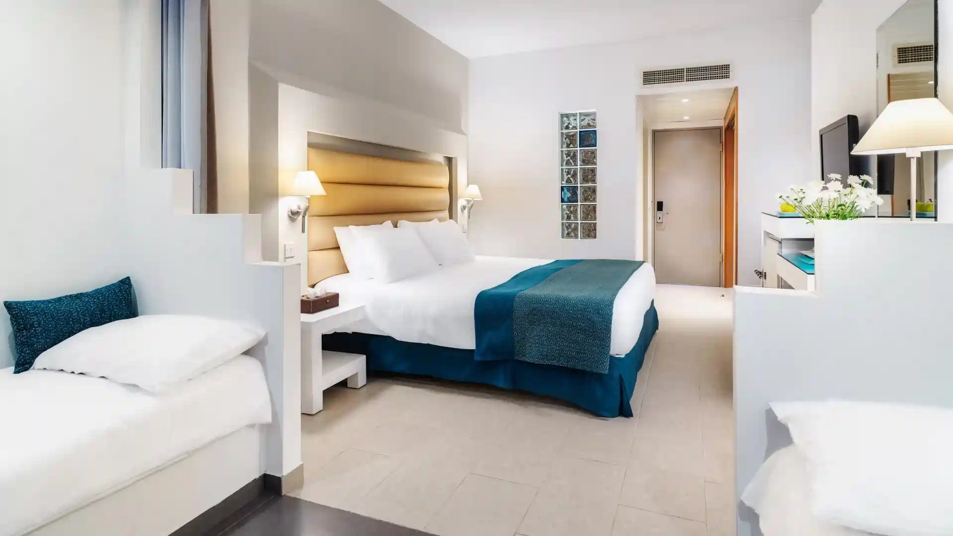 Leonardo Hotels & Resorts Mediterranean - familyRoomSeaOrPoolView_03