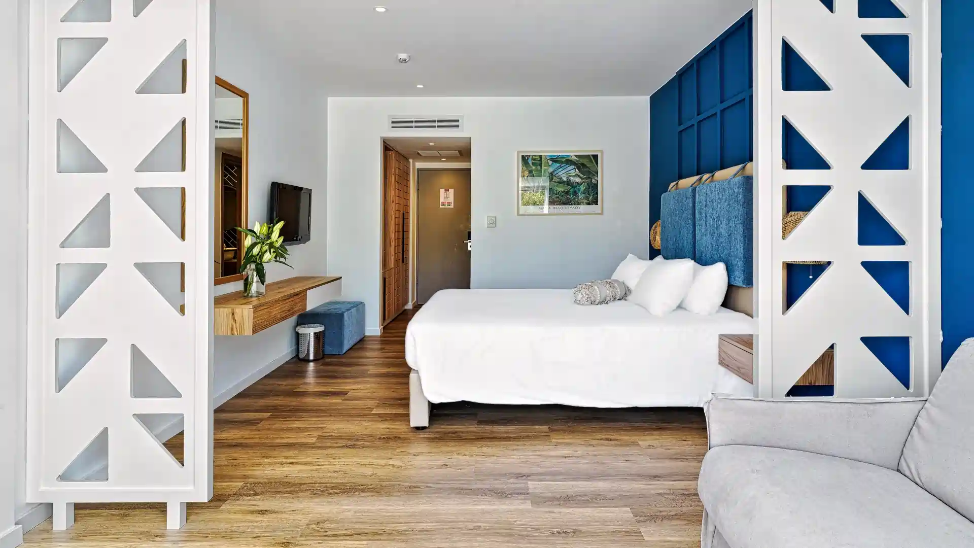 Leonardo Hotels & Resorts Mediterranean - swimUpFamilyRoomSeaView_02