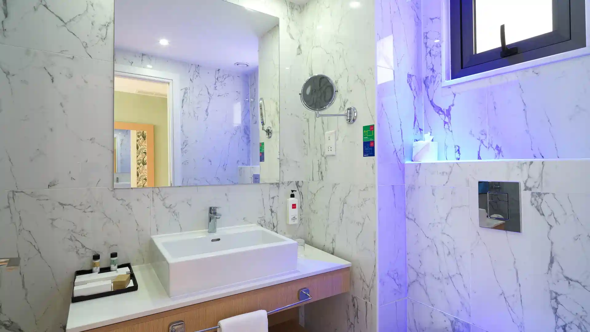 Leonardo Hotels & Resorts Mediterranean - juniorSuiteWithOutdoorHotTub_21