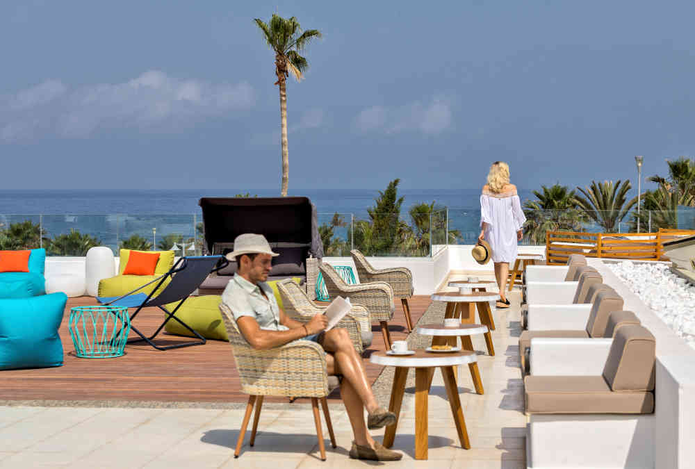 Leonardo Hotels & Resorts Mediterranean - oceanLoungeBar_08.jpg