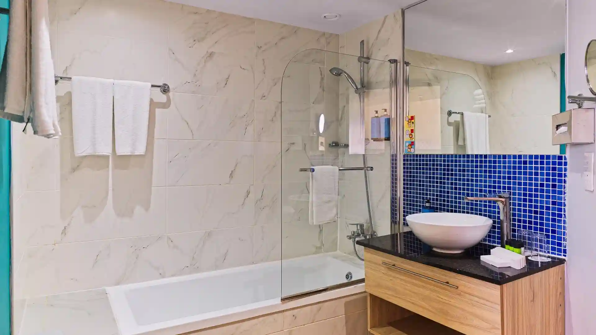 Leonardo Hotels & Resorts Mediterranean - executiveSuiteSeaView_09