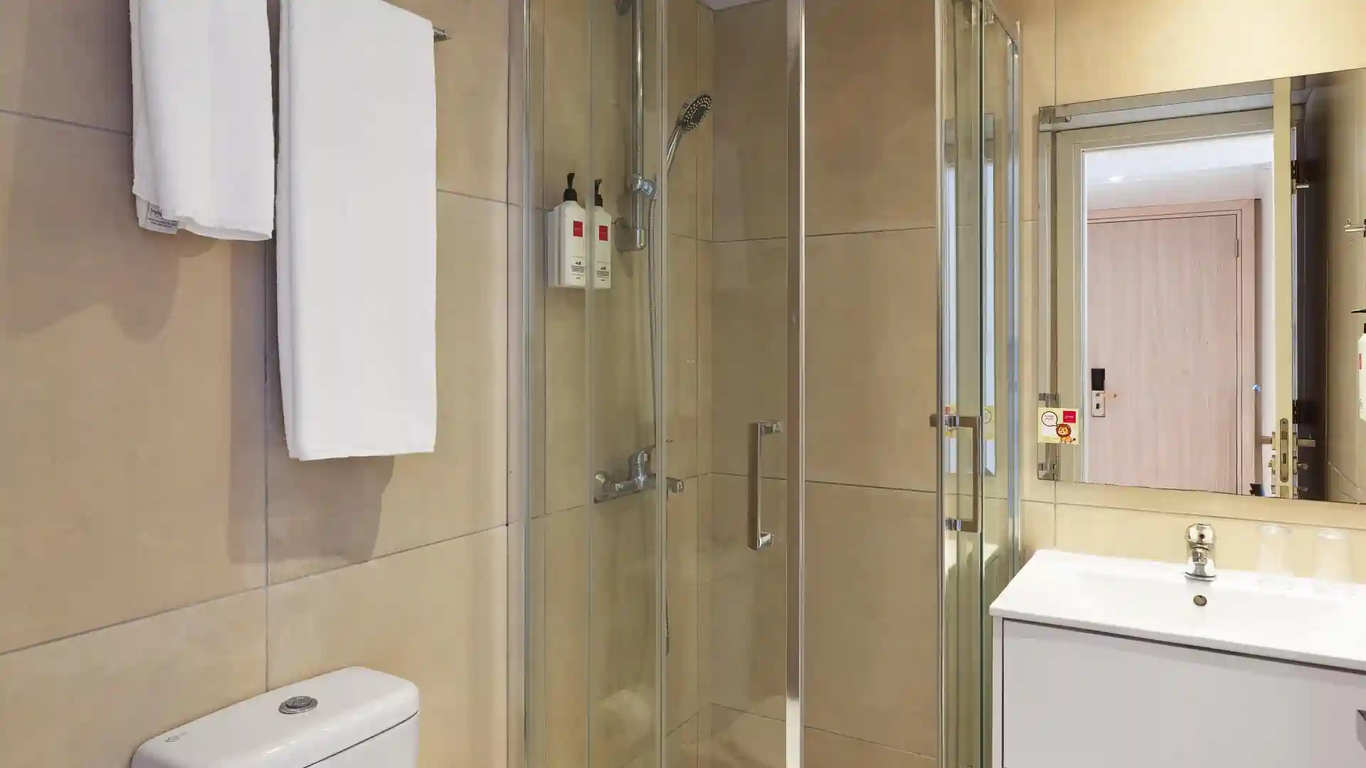 Leonardo Hotels & Resorts Mediterranean - executiveSwimUpSuite_07