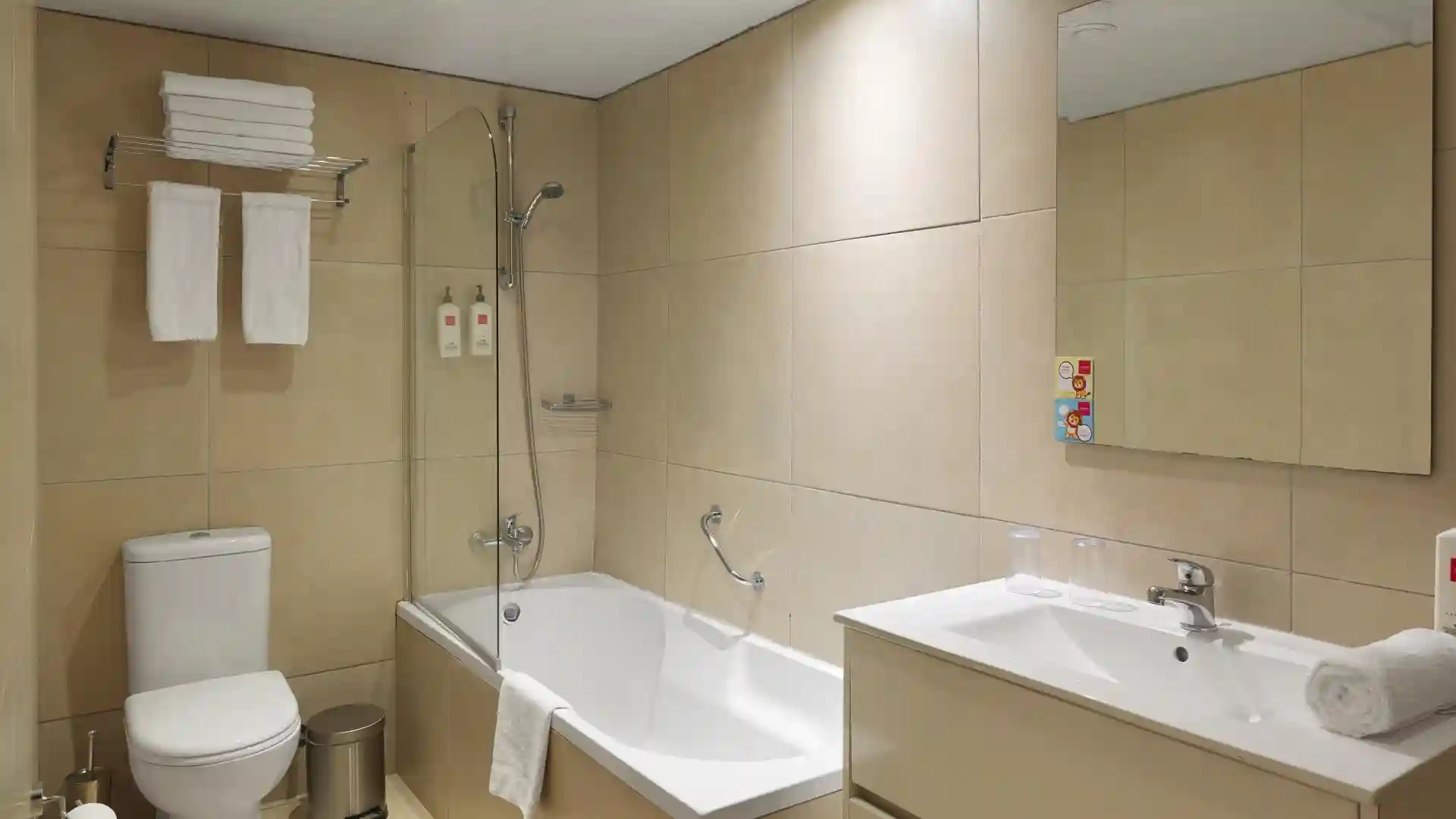 Leonardo Hotels & Resorts Mediterranean - executiveSwimUpSuite_12