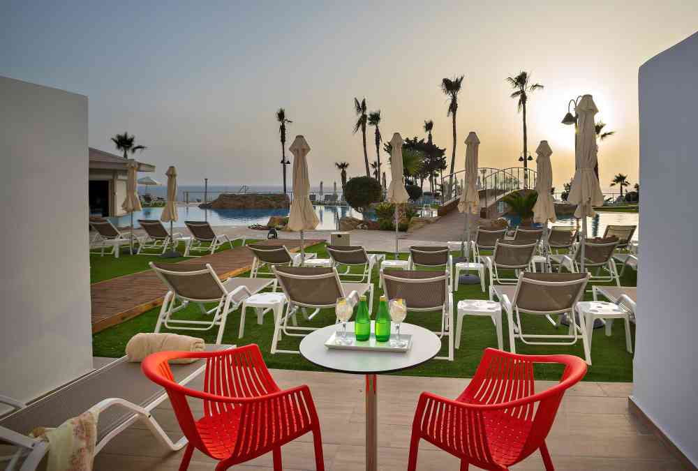 Leonardo Hotels & Resorts Mediterranean - familyPoolView_04
