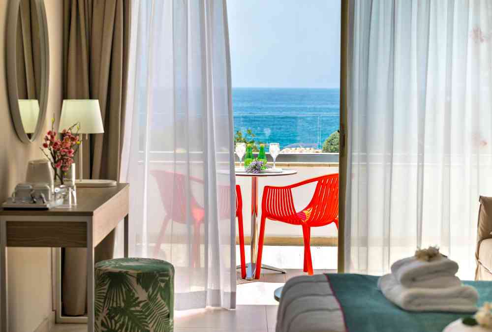 Leonardo Hotels & Resorts Mediterranean - juniorSuiteSeaView_04.jpg