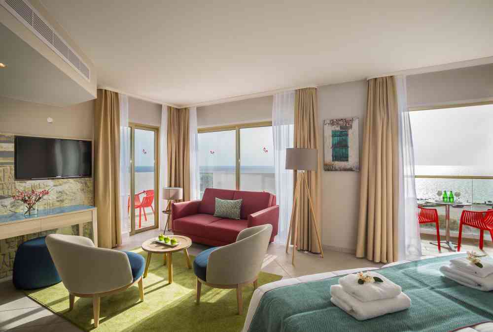 Leonardo Hotels & Resorts Mediterranean - seaViewSuite_01