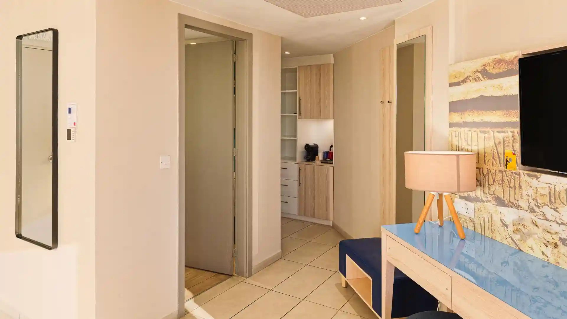 Leonardo Hotels & Resorts Mediterranean - seaViewSuite_06