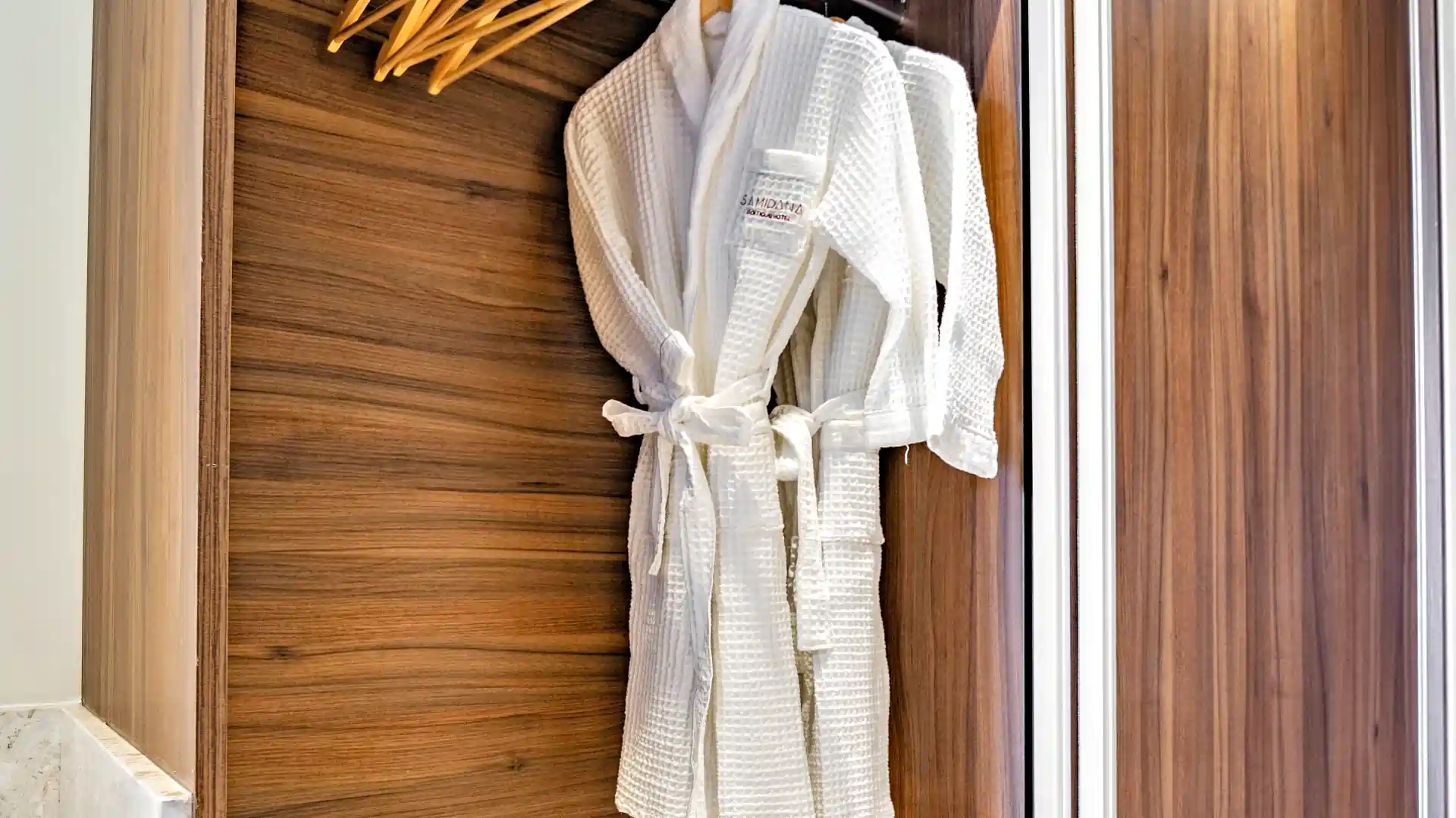 Leonardo Hotels & Resorts Mediterranean - doubleRoomWithNoBalcony_07