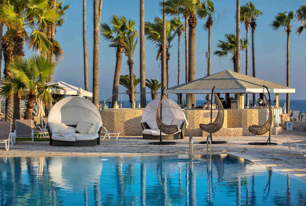 Leonardo Hotels & Resorts Mediterranean - thetisPoolBar_01