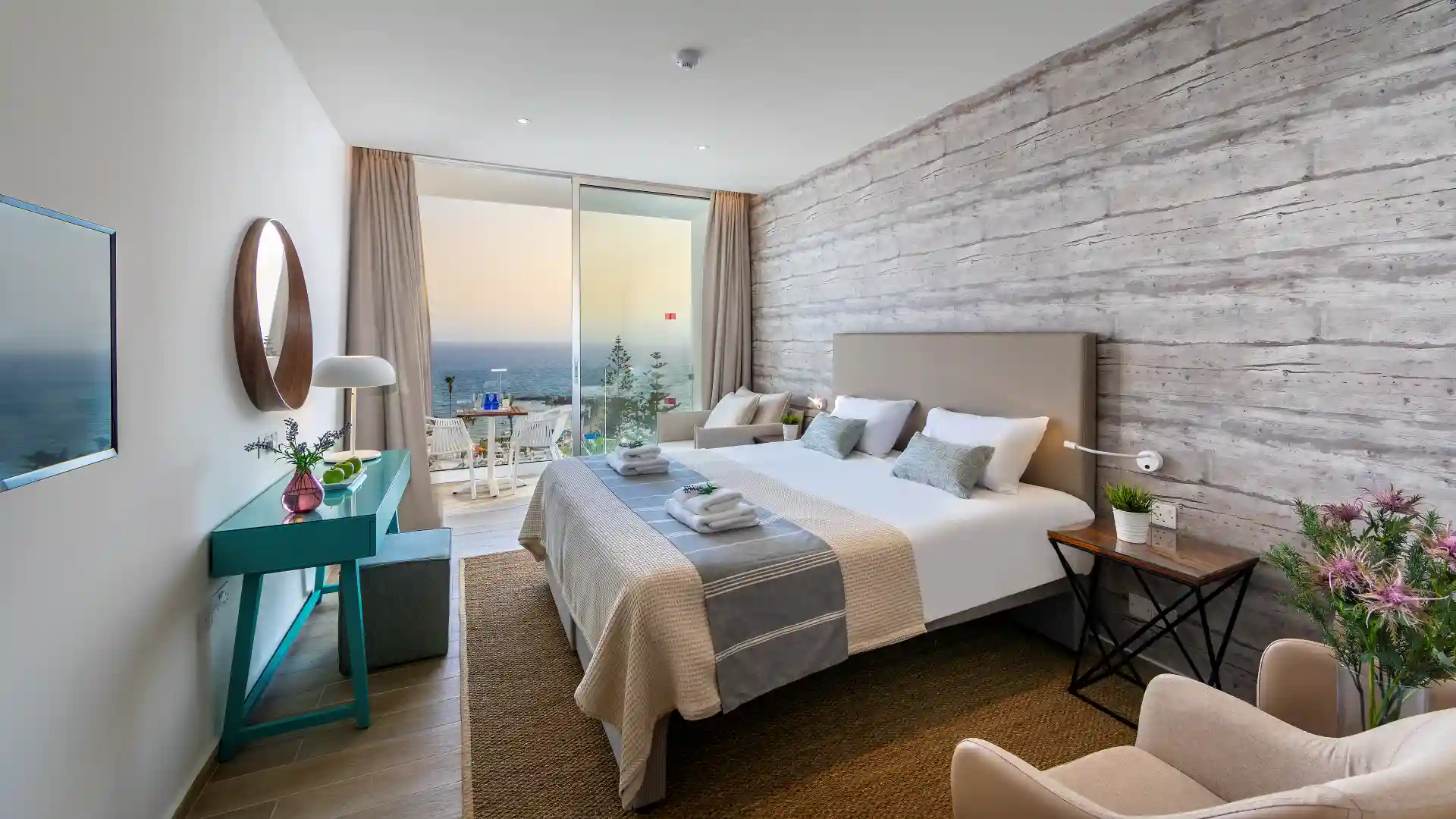 Leonardo Hotels & Resorts Mediterranean - premiumRoomWithPanoramicSeaView_01