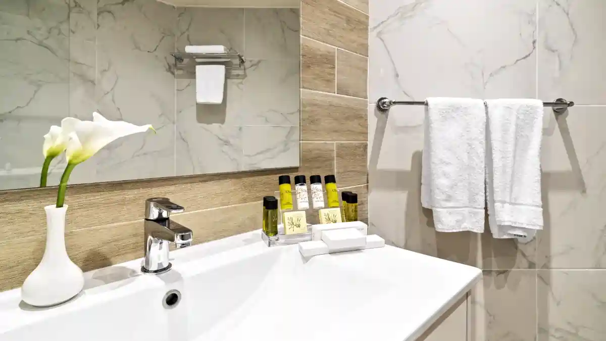 Leonardo Hotels & Resorts Mediterranean - premiumRoomWithPanoramicSideSeaView_01