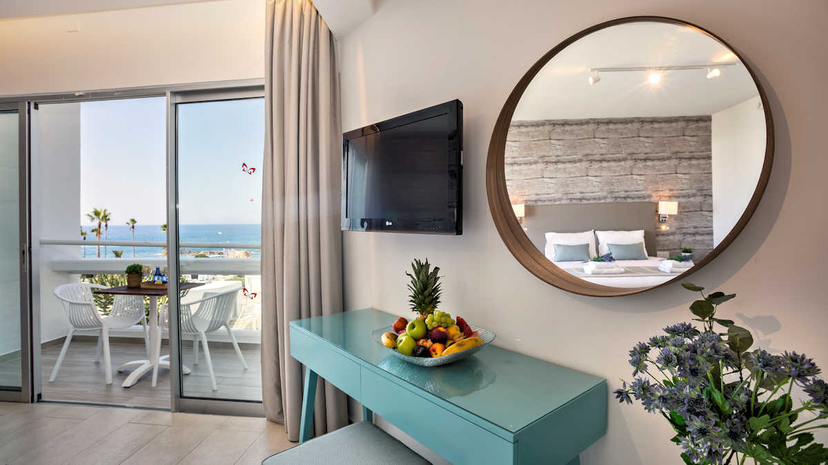 Leonardo Hotels & Resorts Mediterranean - studioSeaView_03